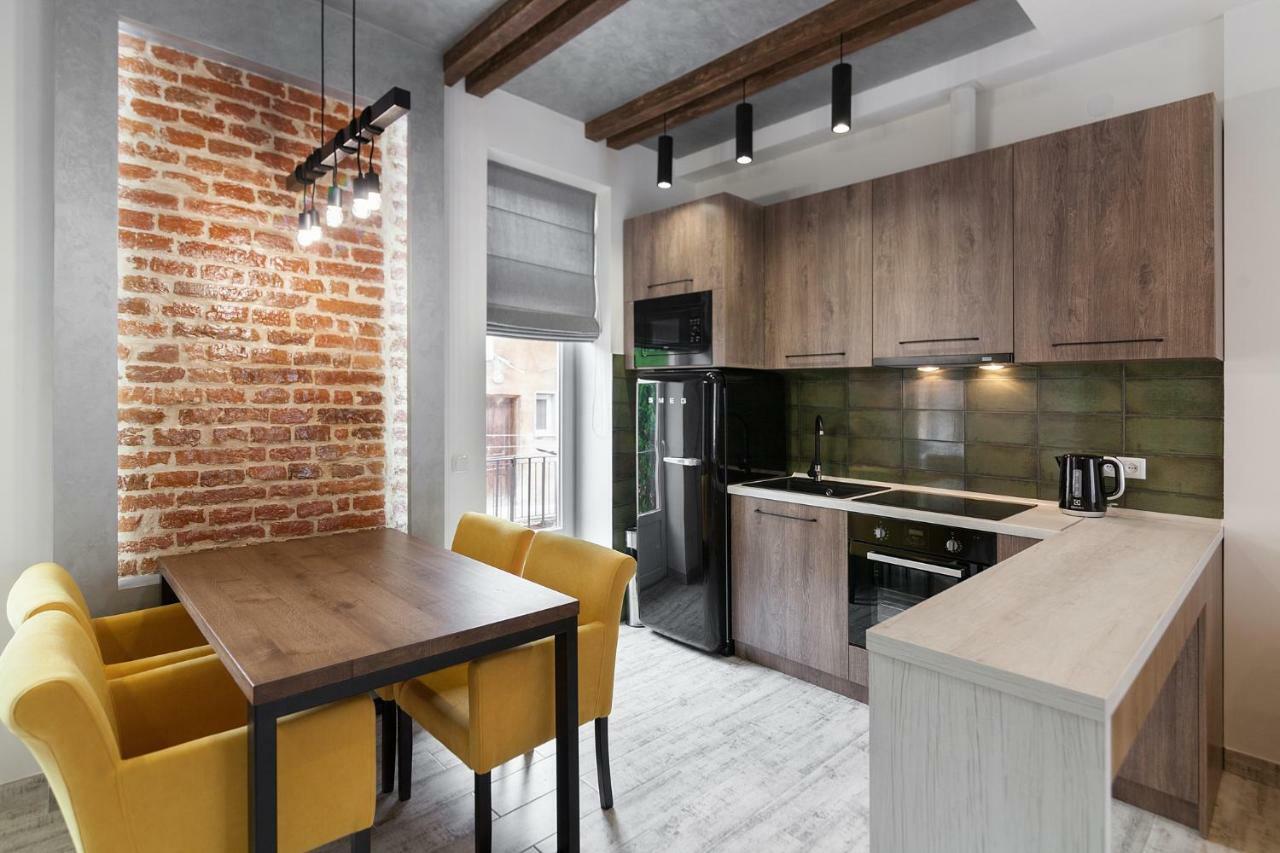 Leogrand Loft Apartments On Lychakivska 4 إلفيف المظهر الخارجي الصورة