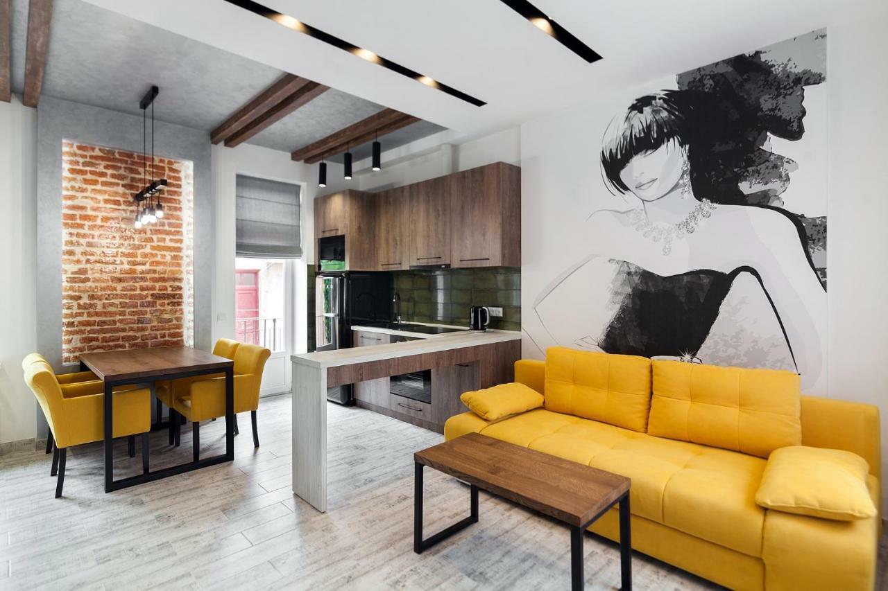 Leogrand Loft Apartments On Lychakivska 4 إلفيف المظهر الخارجي الصورة